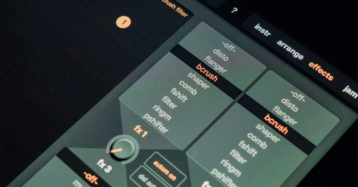 Gros plan de l'interface de production musicale numérique montrant divers réglages de filtres sonores.