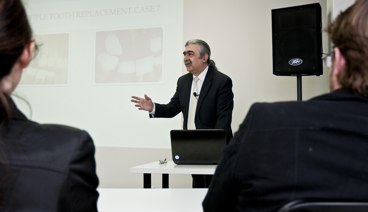 5 astuces pour trouver un speaker percutant