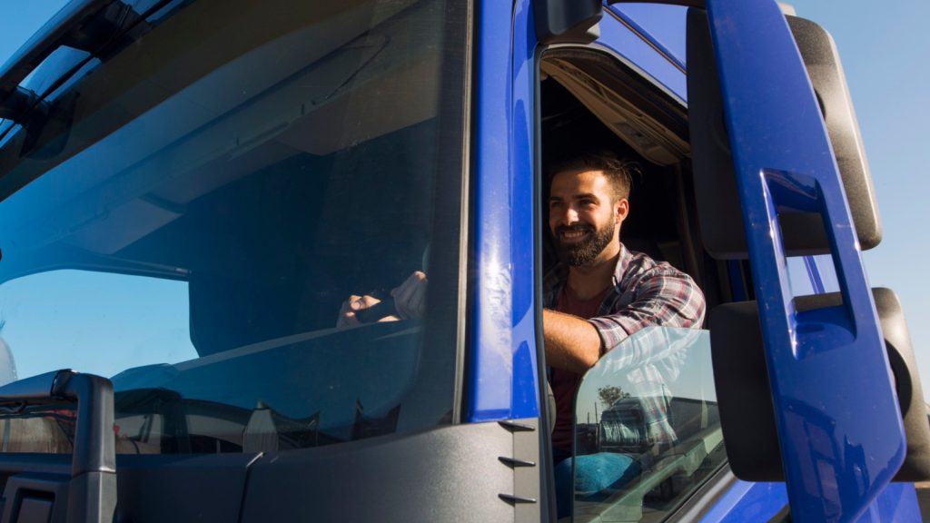 Comment devenir chauffeur poids lourd avec un CAP ?