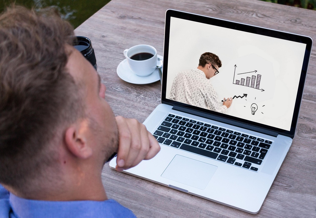 Boostez votre carrière avec une formation à distance flexible