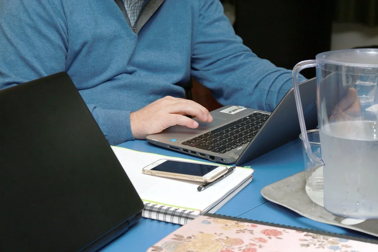 Exceller sur le lieu de travail tout en travaillant à domicile
