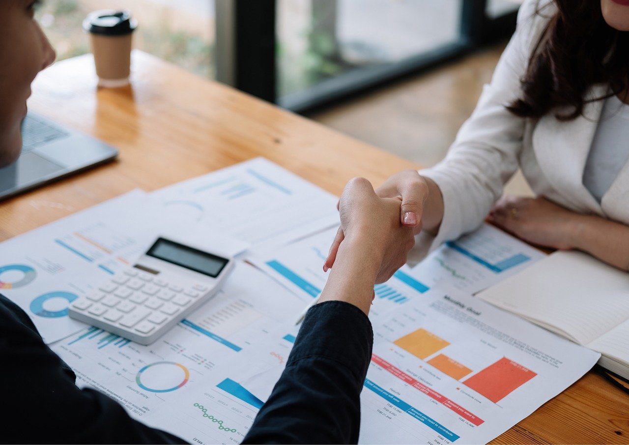 Investir en private equity : opportunités et risques à connaître