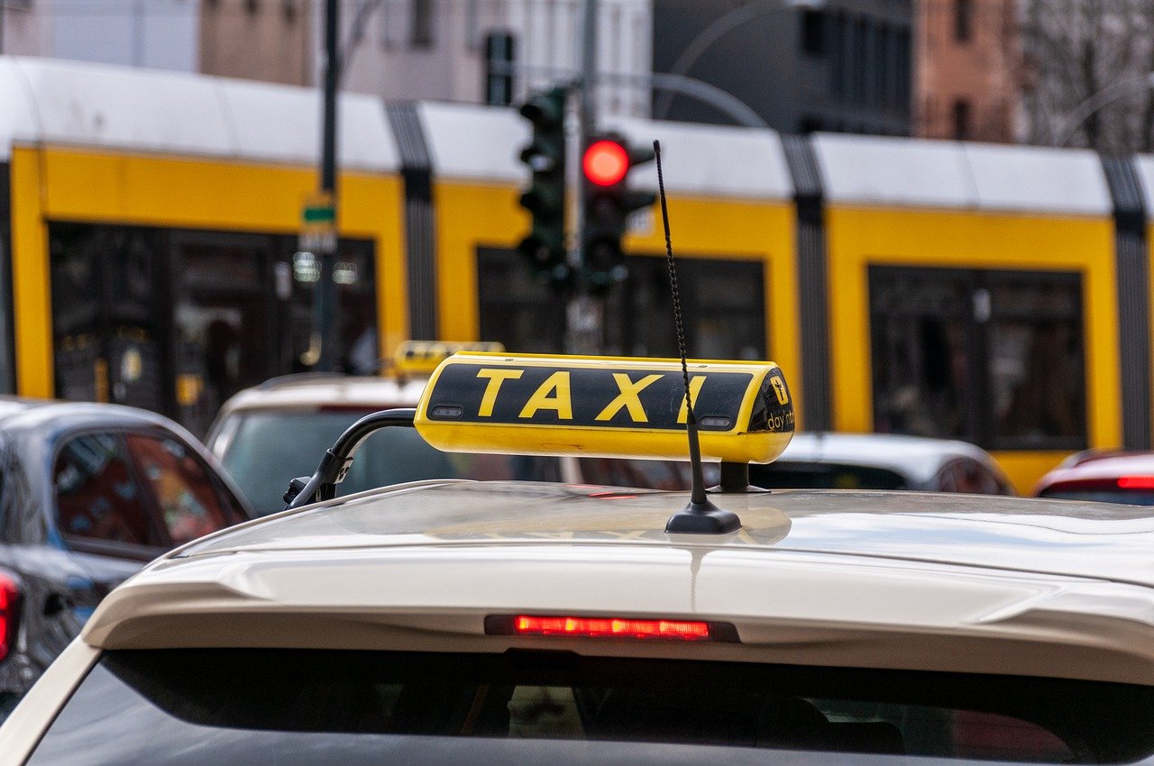 Comment devenir chauffeur taxi en suivant une formation en ligne ?