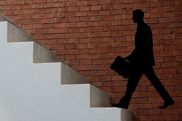 Comment obtenir une promotion dans la vente et donner un coup de fouet à votre carrière ?