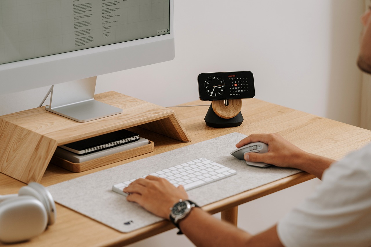 Comment prévenir les troubles musculo-squelettiques de ses salariés grâce aux bonnes postures au travail ?