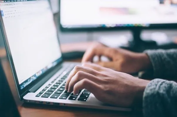 Quand la communication commence avant la conversation